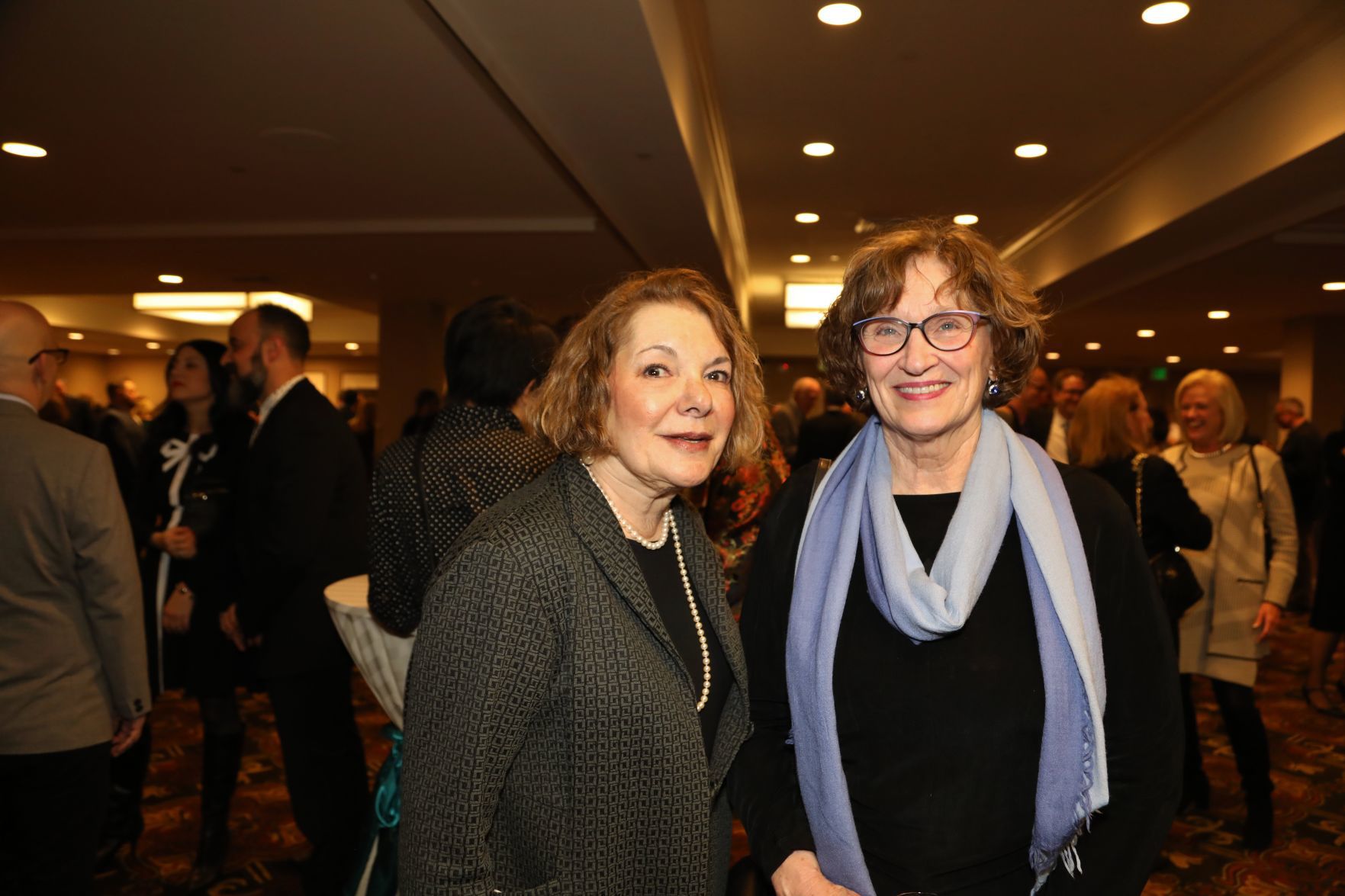 Linda Stark, Kathy Parks